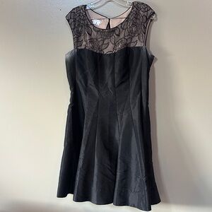 London Times Black Dress with Lace Overlay Sz 14P